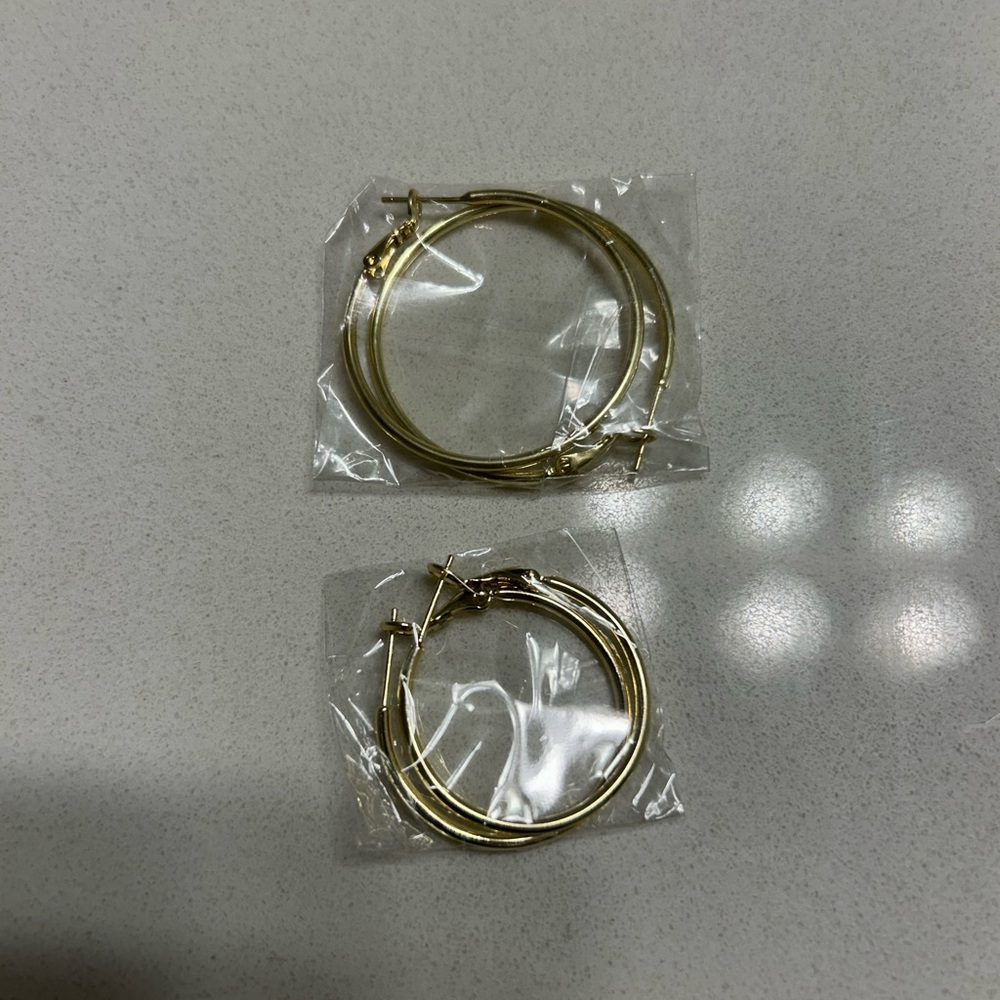 Elegant Gold Hoop Earrings